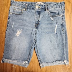 Girls Jean Distressed Shorts With Pockets LOVE TREE Size Medium C118.